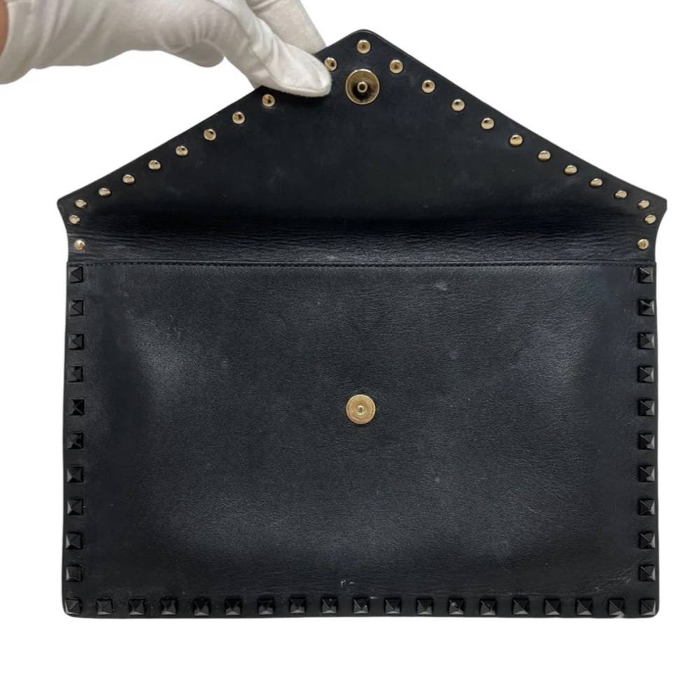 ✨SOLD✨VALENTINO BLACK ROCKSTUD POUCH - Picture 6 of 9